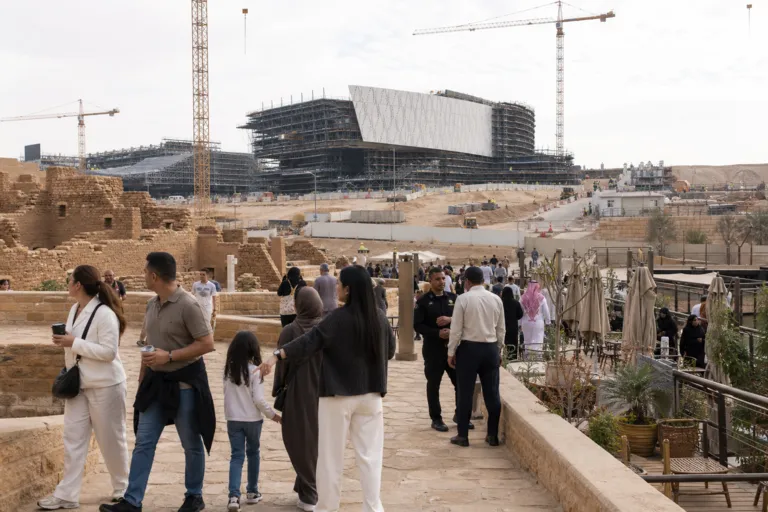 Diriyah Gate Construction Progress 2026: A Spellbinding Shift From Bujairi Terrace to the Royal Diriyah Opera House