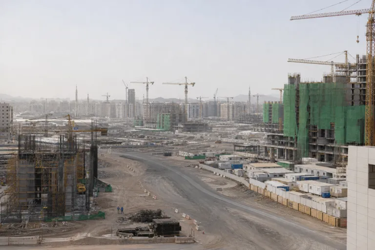 Rua Al Madinah Construction Push: Inspiring Hospitality Growth Near the Prophet’s Mosque in Madinah