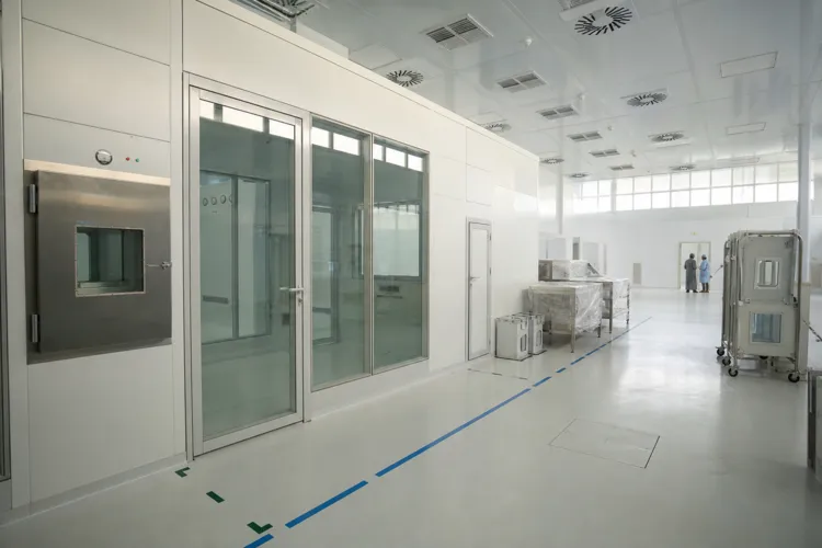 Cleanrooms and Controlled Environments: Confident Builds for Saudi MedTech and Pharma Localization